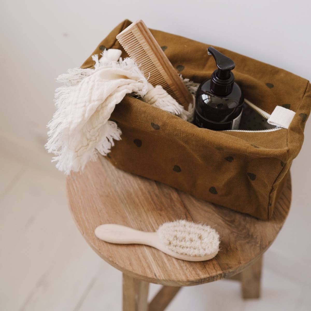Vic Toiletry Bag Cumin – Hearts – Rose in April