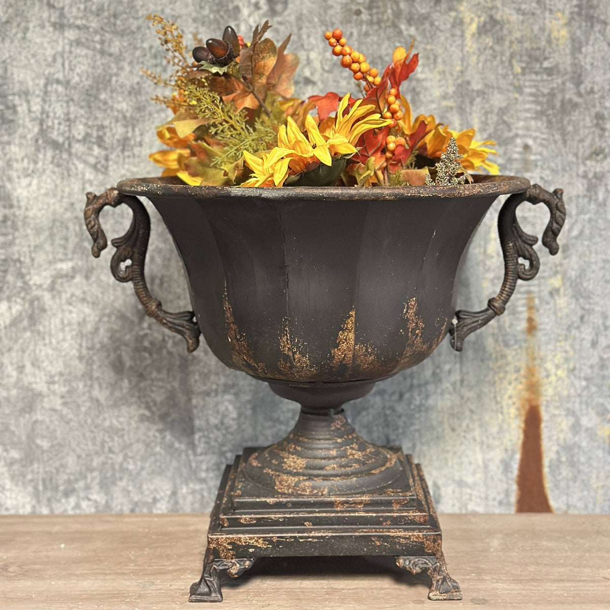 Distressed Black Iron Urn – Vagabond Vintage