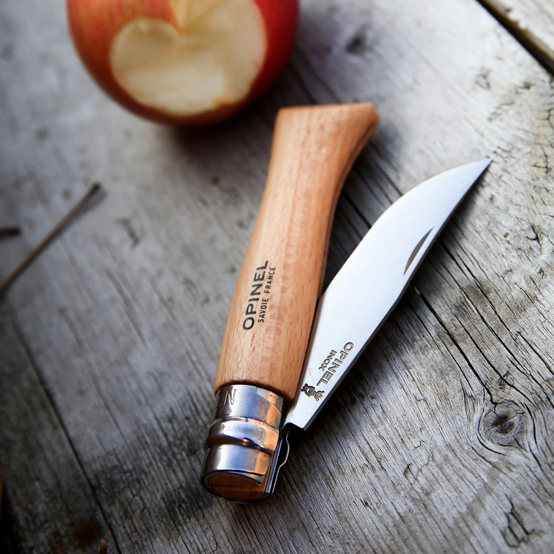 N°08 Folding Knife