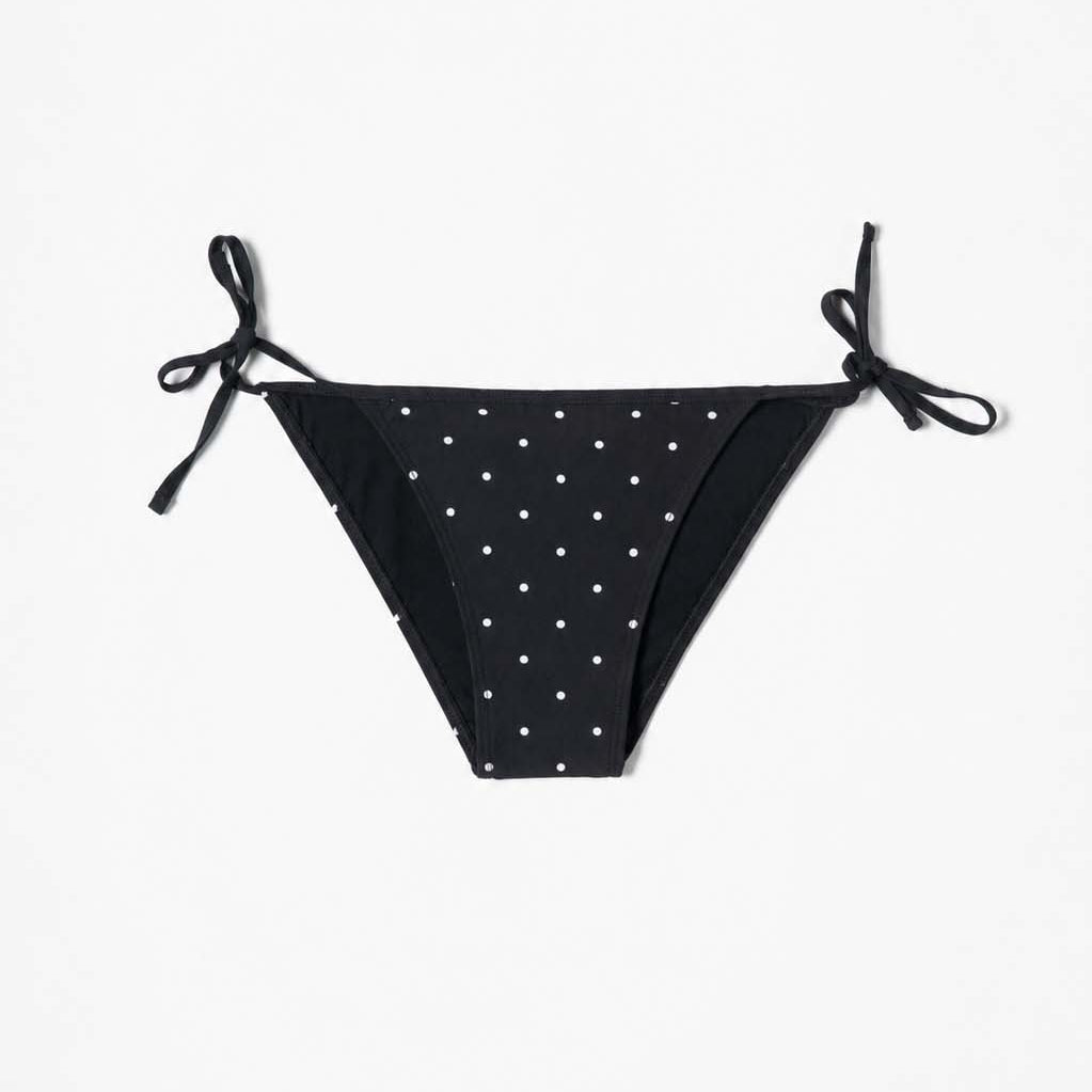 Close-up of the knotted side tie and mini-dot print – Blanche Edit