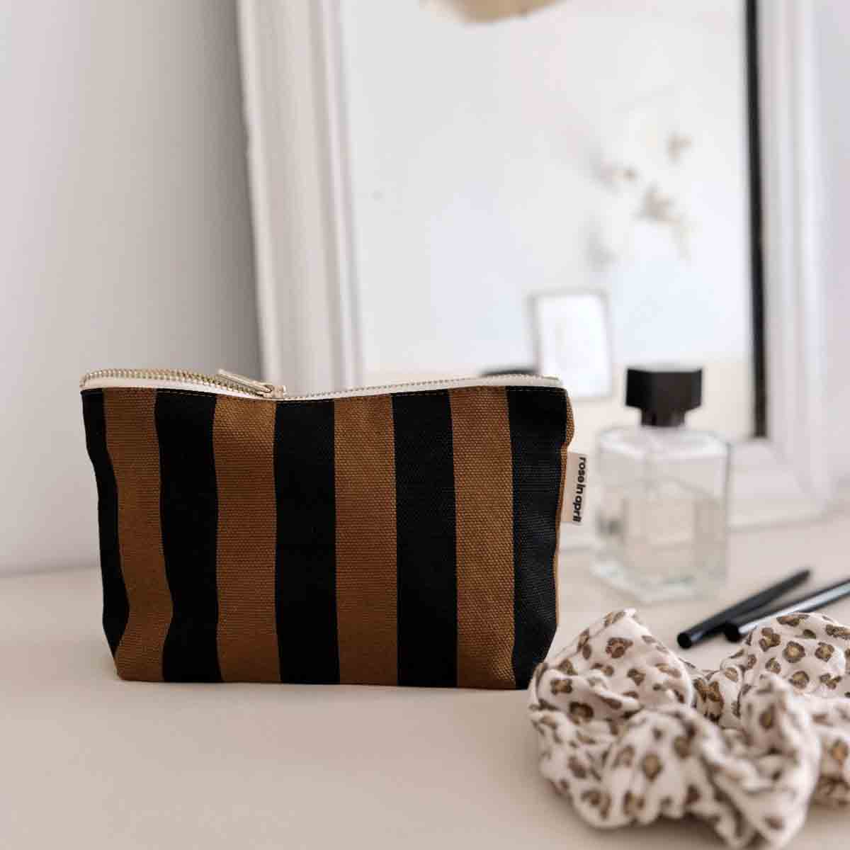 Sofia Pouch Cumin – Stripes – Rose in April